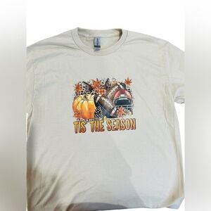 NEW Adult Medium T-Shirt with Fall Graphic